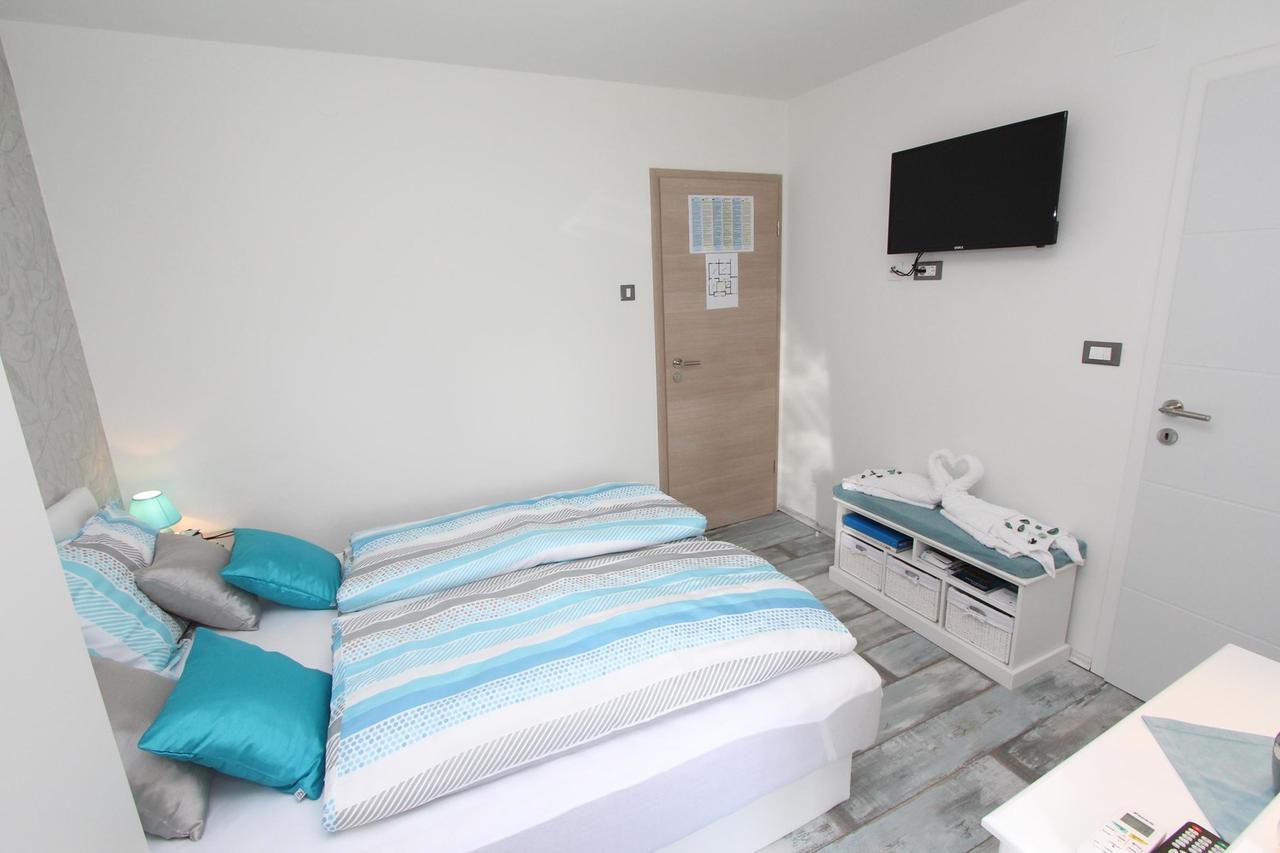 Studio Orhidea Blu Ровінь Екстер'єр фото